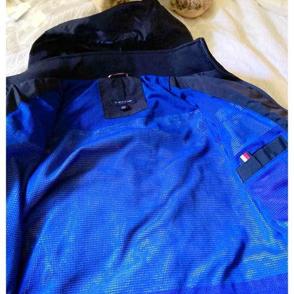 TOMMY HILFIGER Hooded Windbreak Jacket for Boys - Picture 4 of 8